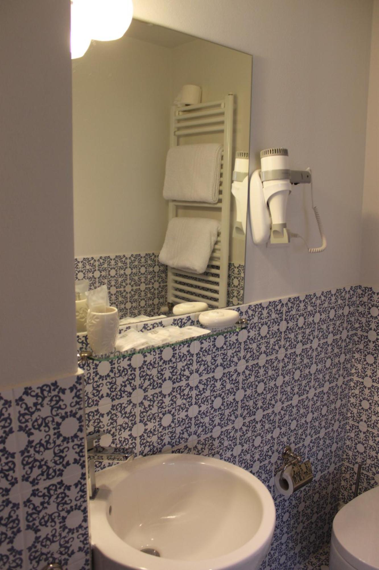 Abracadabra Tortona Bed & Breakfast มิลาน ภายนอก รูปภาพ